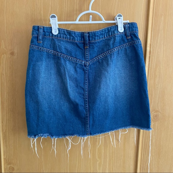 UO BDG • Vintage Style Button Front Denim Skirt - Picture 9 of 9
